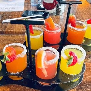 Meet your Posher, Aris